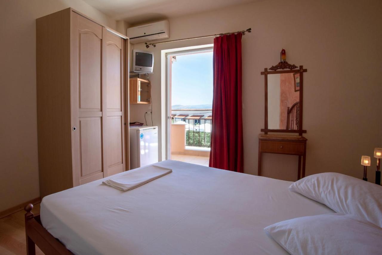 Kleoni Club Apartments Toló Kültér fotó